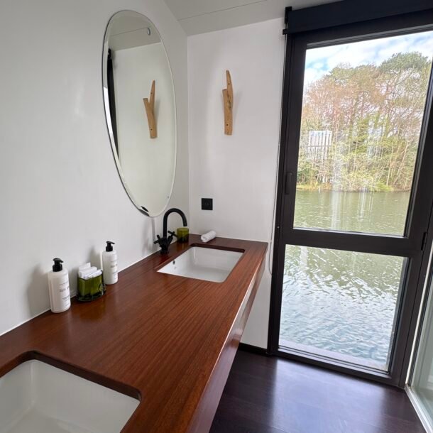 sanitaires lodge flottant
