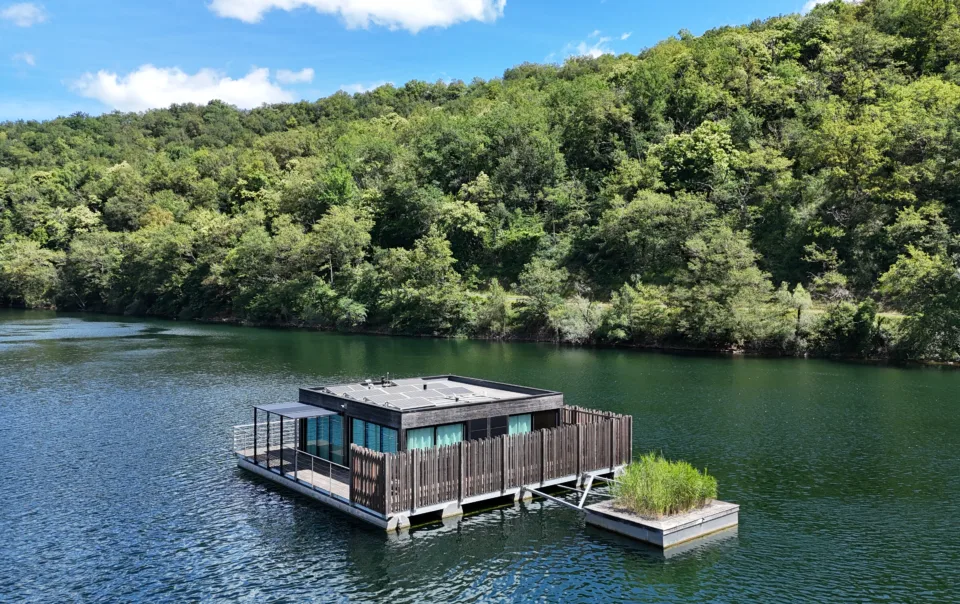 phytoflottante maison sur l'eau